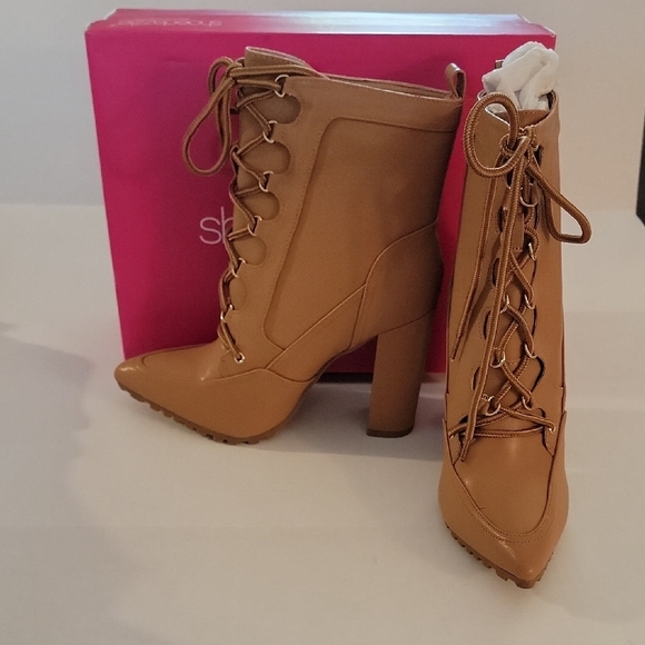 Shoe Dazzle Chic Tan Lace-Up Heeled Boots - Picture 5 of 9